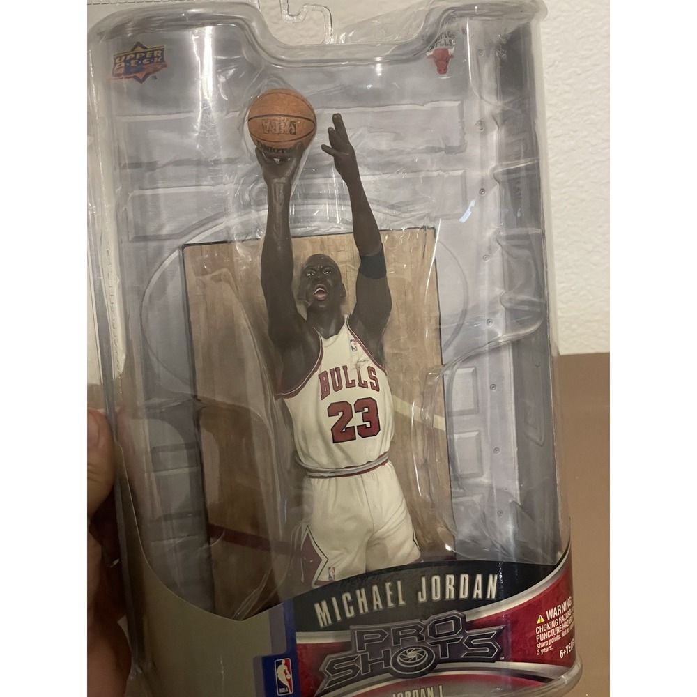Upper Deck Michael Jordan Action Figure Unisex OS White New Pro Shots Jordan I - Picture 6 of 6